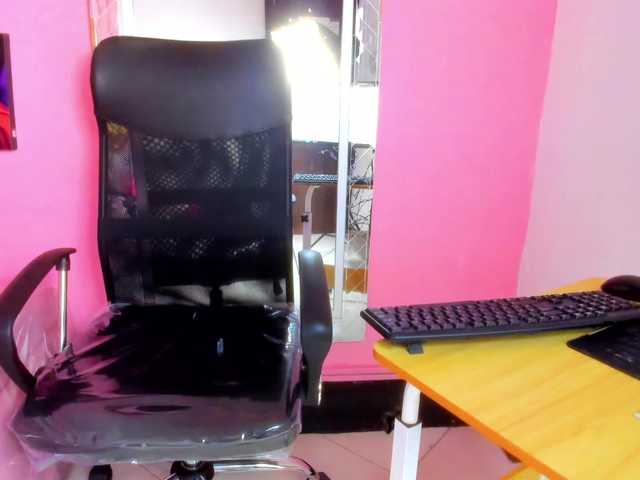 FreyjaNaugthy live cam on BongaCams