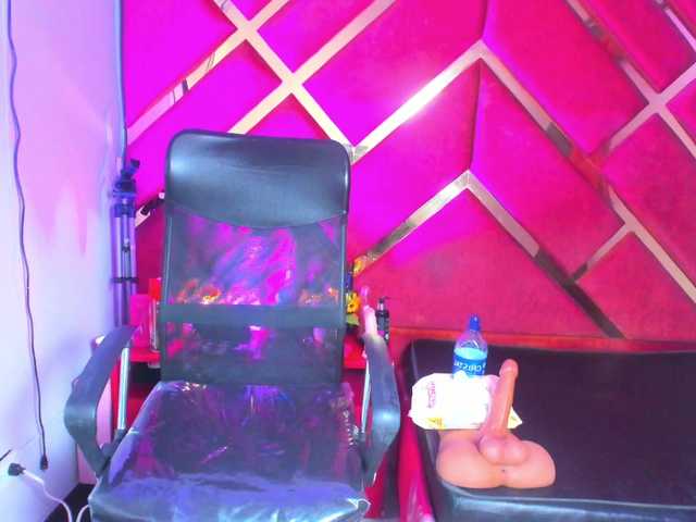 FreyjaNaugthy live cam on BongaCams