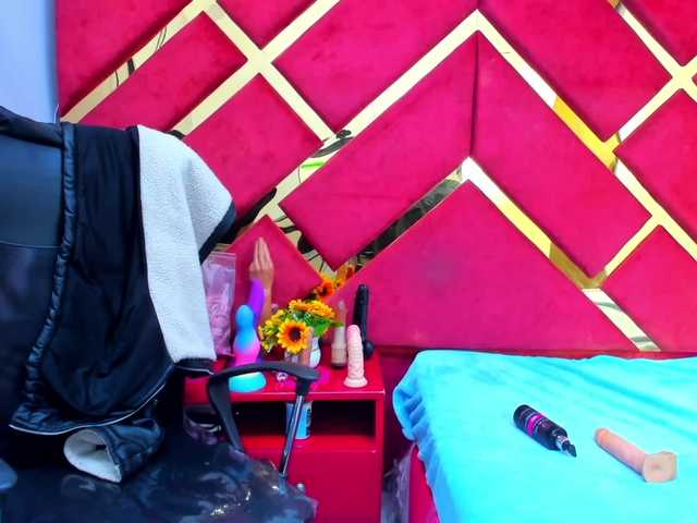 FreyjaNaugthy live cam on BongaCams