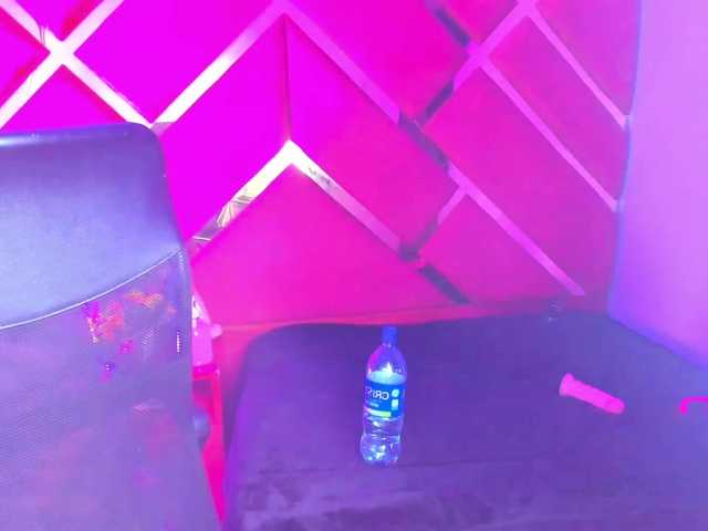 FreyjaNaugthy live cam on BongaCams
