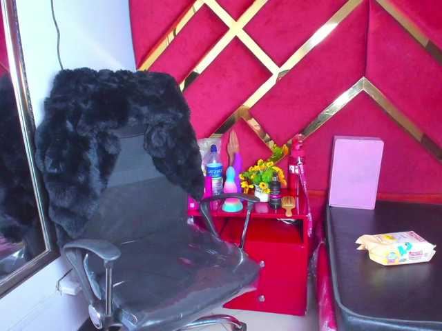 FreyjaNaugthy live cam on BongaCams