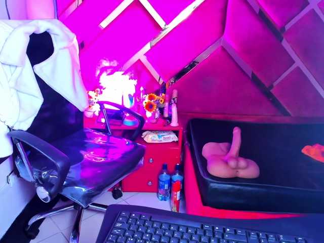 FreyjaNaugthy live cam on BongaCams