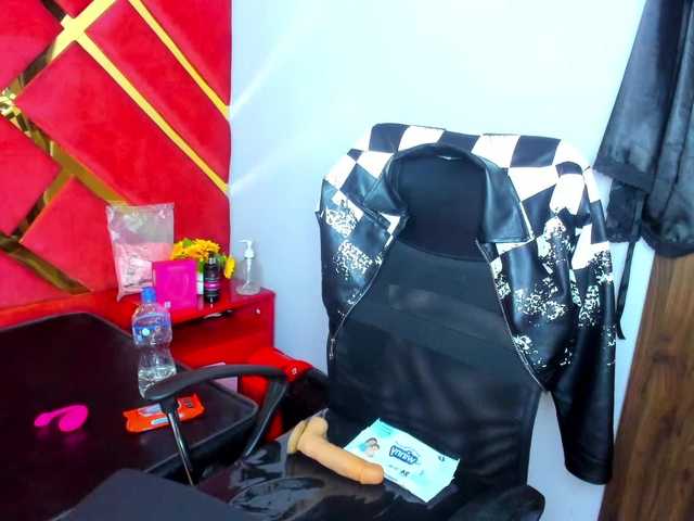 FreyjaNaugthy live cam on BongaCams