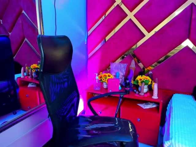 FreyjaNaugthy live cam on BongaCams