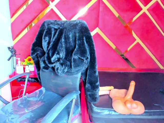FreyjaNaugthy live cam on BongaCams