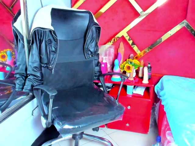 FreyjaNaugthy live cam on BongaCams