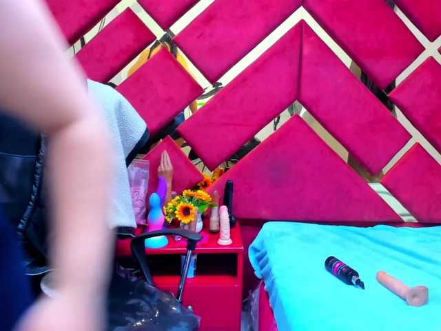 FreyjaNaugthy live cam on BongaCams