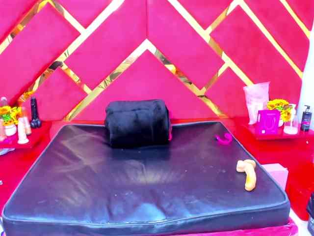 FreyjaNaugthy webcam