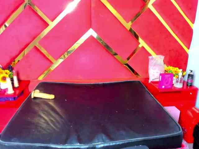 FreyjaNaugthy webcam