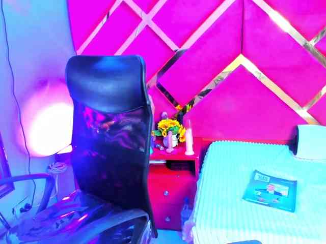 FreyjaNaugthy webcam