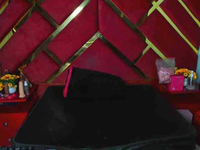 FreyjaNaugthy webcam