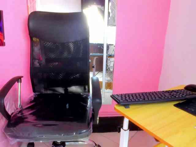 FreyjaNaugthy webcam