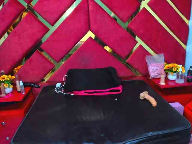 FreyjaNaugthy webcam