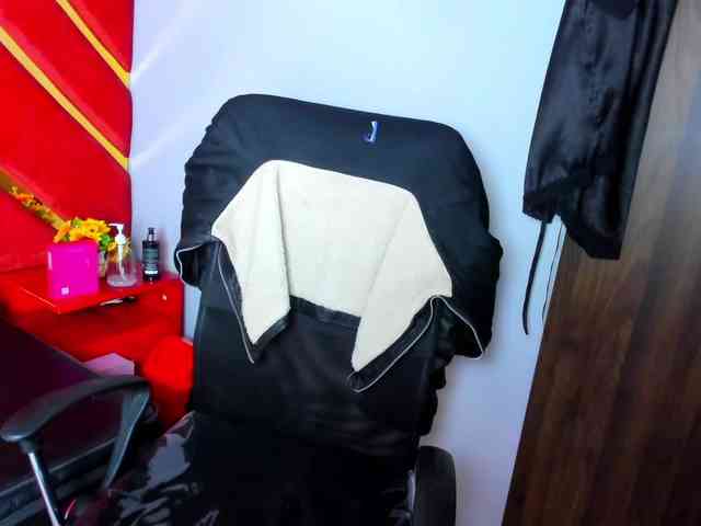 FreyjaNaugthy webcam