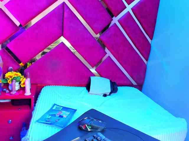 FreyjaNaugthy webcam