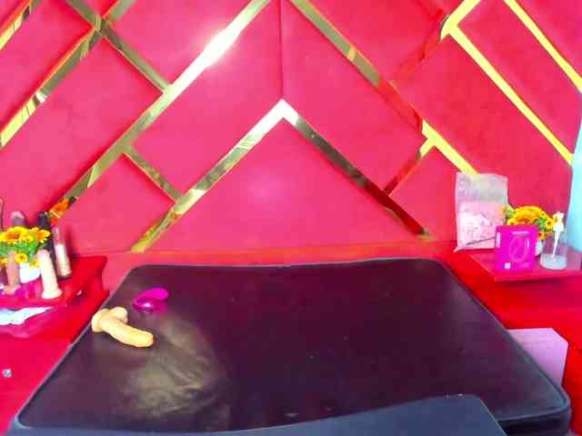 FreyjaNaugthy webcam