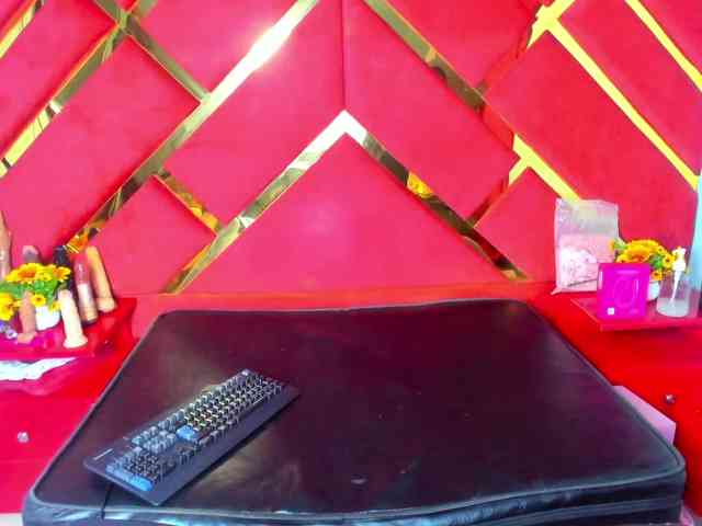 FreyjaNaugthy webcam