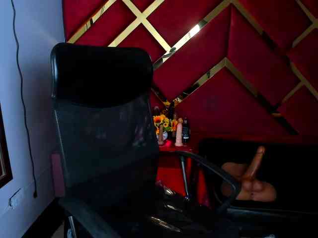 FreyjaNaugthy webcam