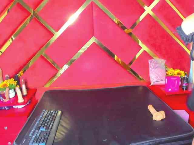 FreyjaNaugthy webcam