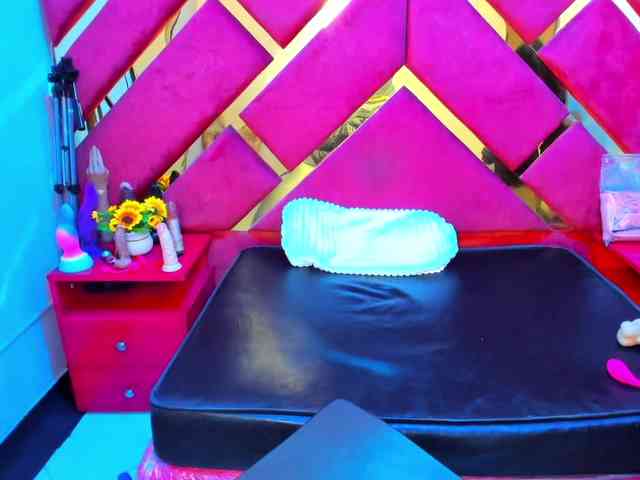 FreyjaNaugthy webcam