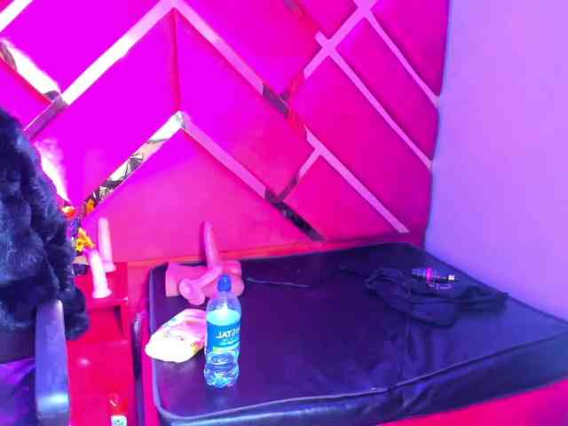 FreyjaNaugthy webcam