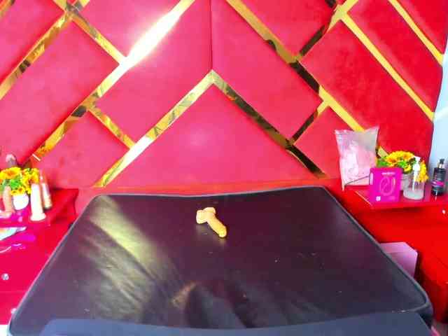 FreyjaNaugthy webcam