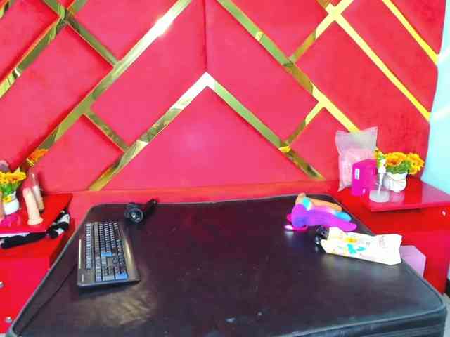 FreyjaNaugthy webcam