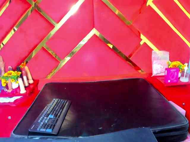 FreyjaNaugthy webcam