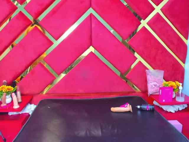 FreyjaNaugthy webcam