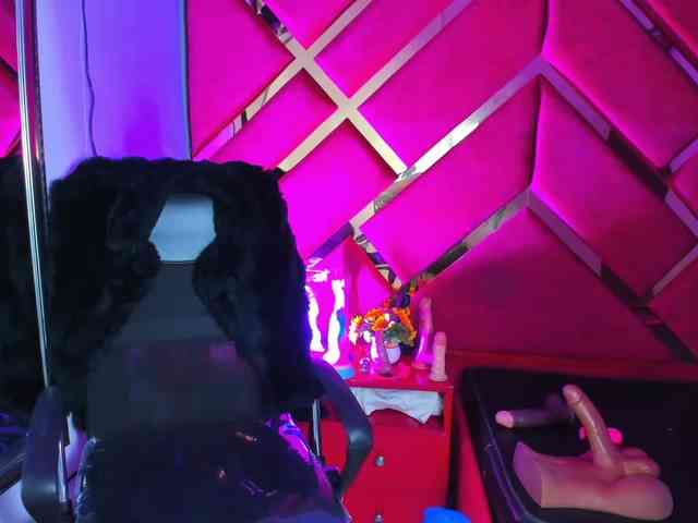 FreyjaNaugthy webcam