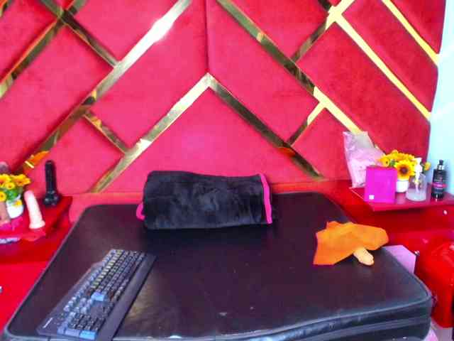 FreyjaNaugthy webcam