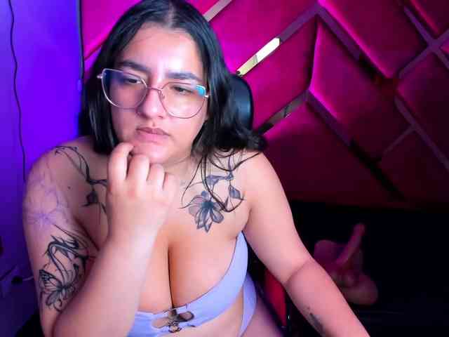 FreyjaNaugthy webcam