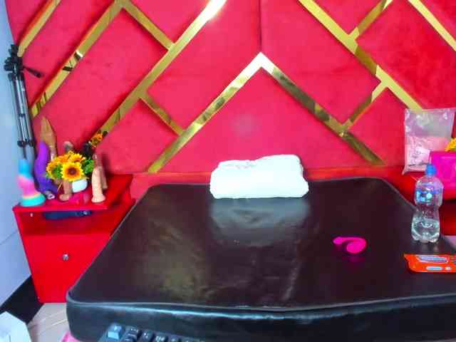 FreyjaNaugthy webcam