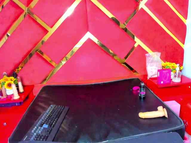 FreyjaNaugthy webcam