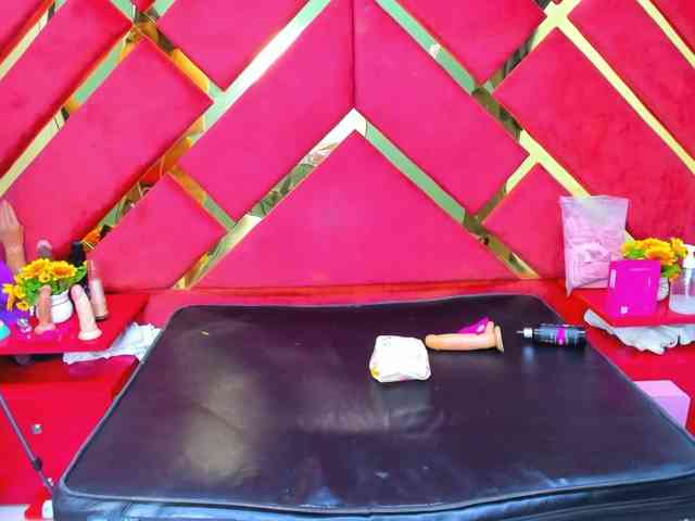 FreyjaNaugthy webcam