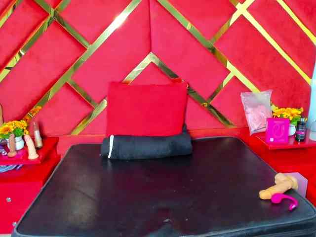 FreyjaNaugthy webcam