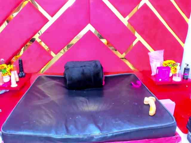 FreyjaNaugthy webcam