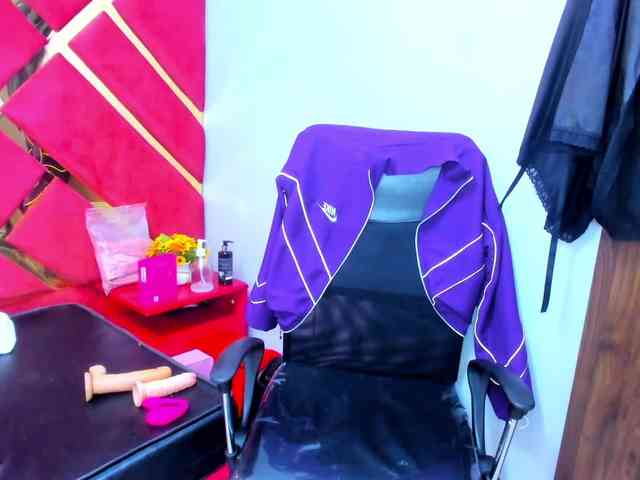 FreyjaNaugthy webcam