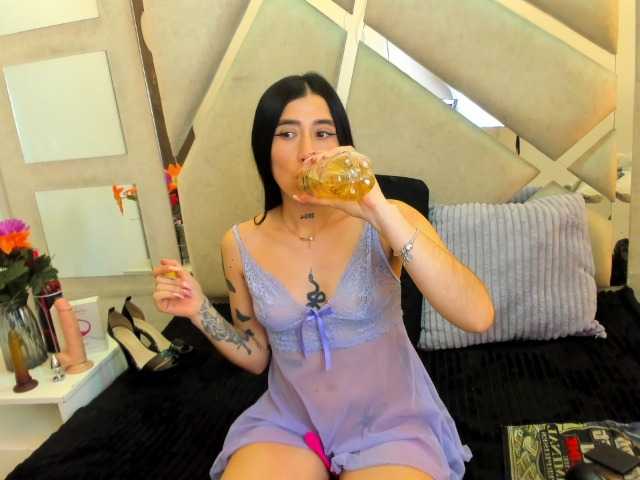 NairobiSkinny live cam on BongaCams