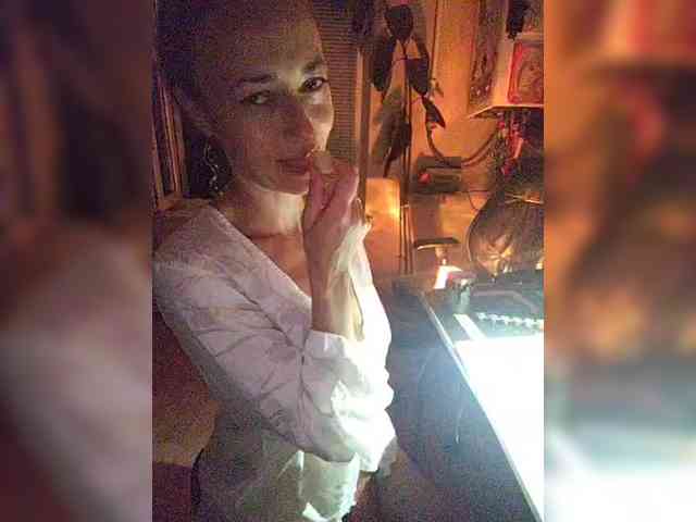 betruetoyourheart webcam