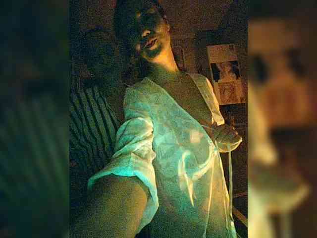 Model: betruetoyourheart