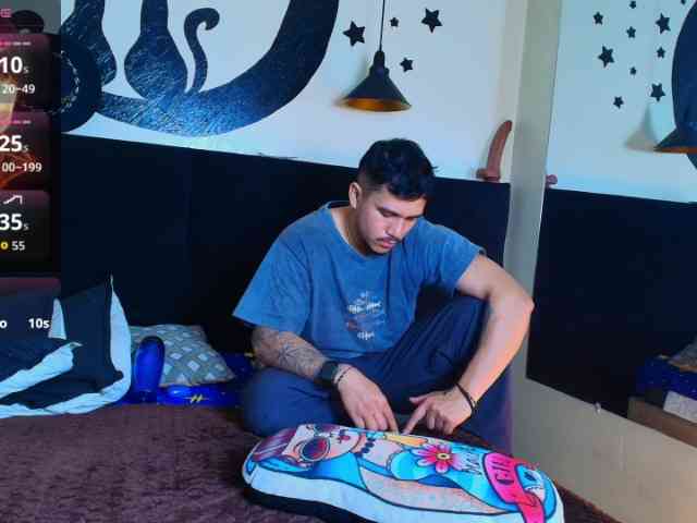jeisonstark Live Webcam on BongaCams