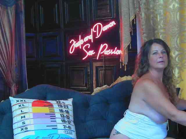 JadeandDamon webcam