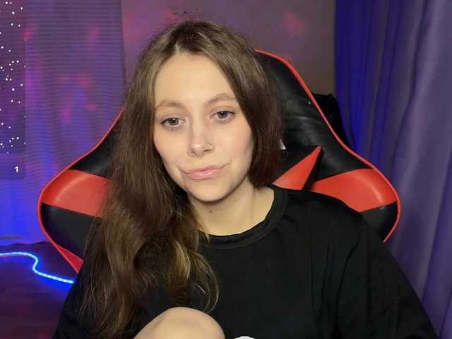 Natural-babe666 live cam preview