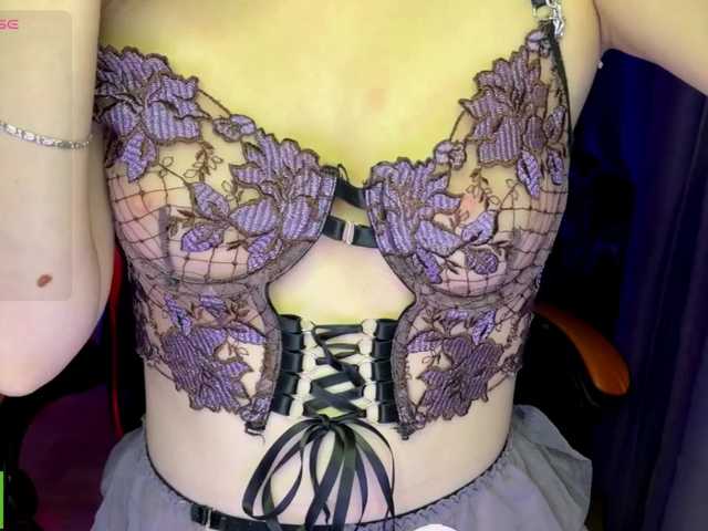 Natural-babe666 live cam on BongaCams