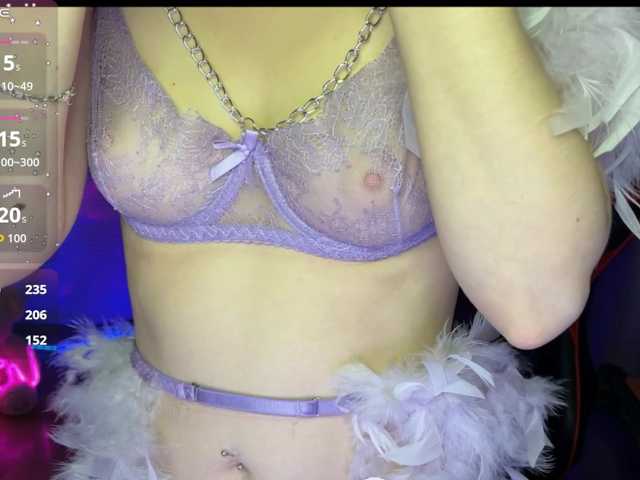 Natural-babe666 live cam preview