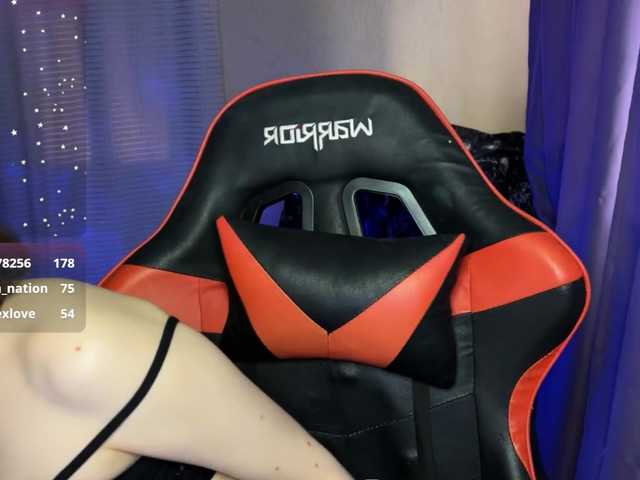 Natural-babe666 live cam