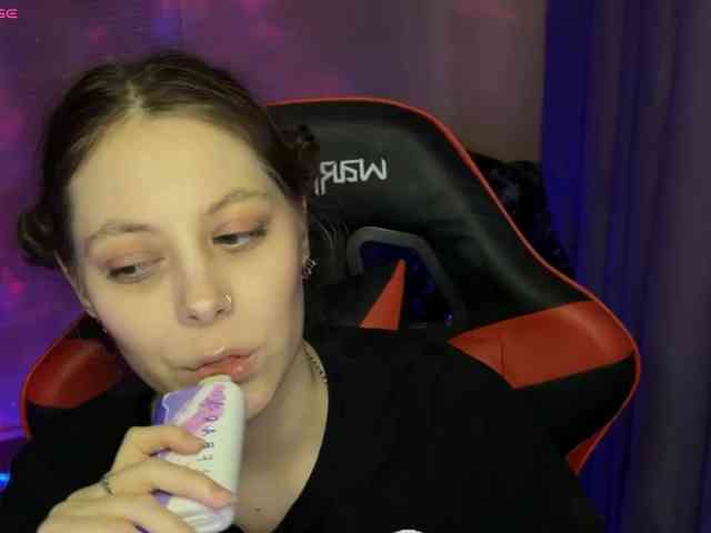 Natural-babe666 webcam