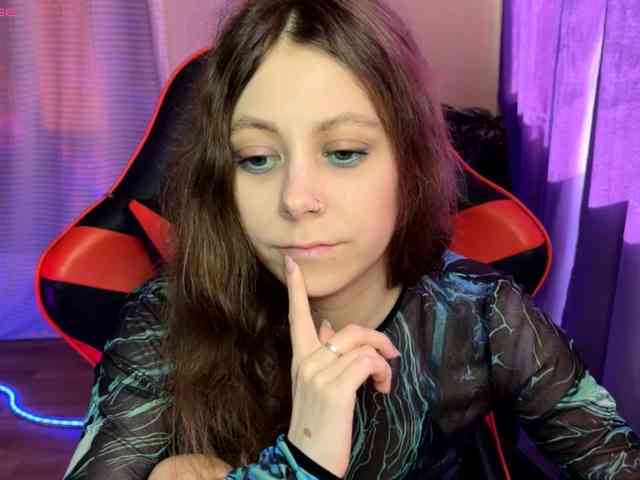 Natural-babe666 webcam