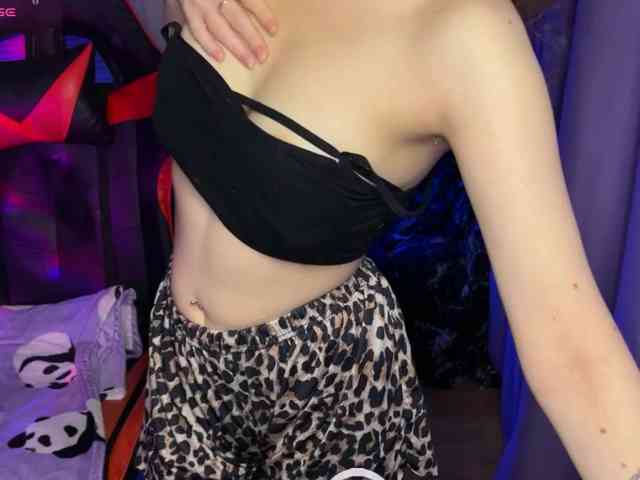 Natural-babe666 webcam